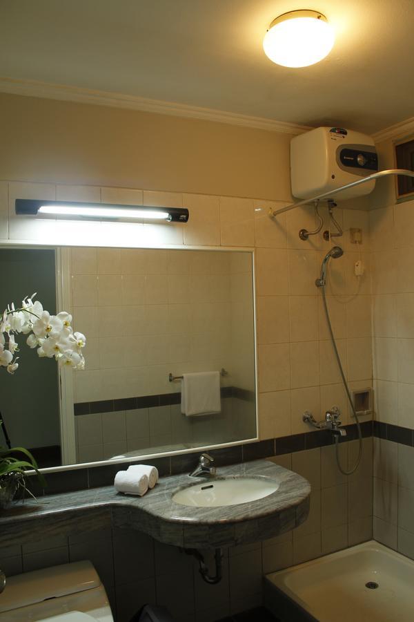 Kusuma Atmadja Residence Giacarta Esterno foto